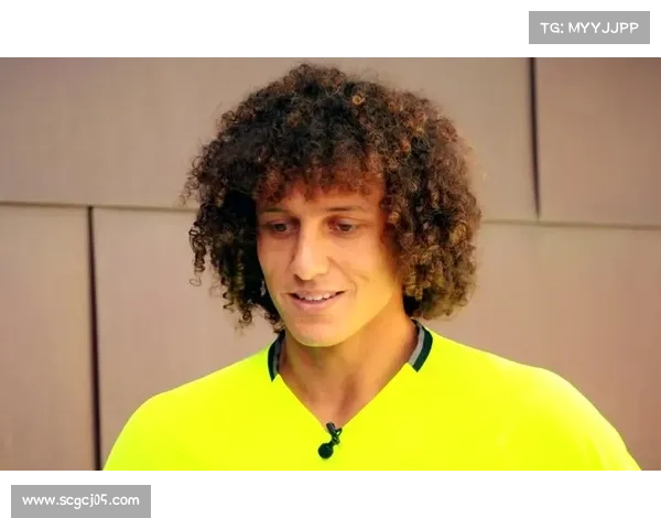 大卫路易斯在球队中的角色定位与场上位置选择分析